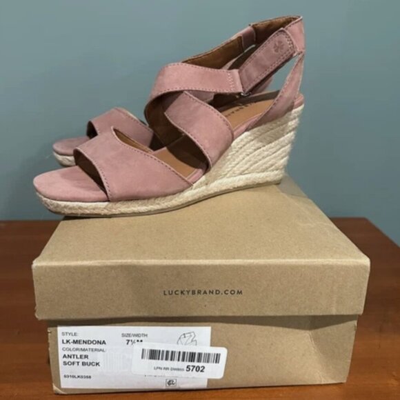 LUCKY BRAND Women's 7.5 M Pink Mendona Antler Soft Buck Wedge Strap Open Sandals - Picture 5 of 6